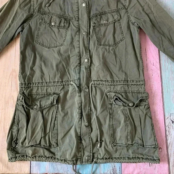 Army green buffalo hooded jacket - Picture 2 of 6